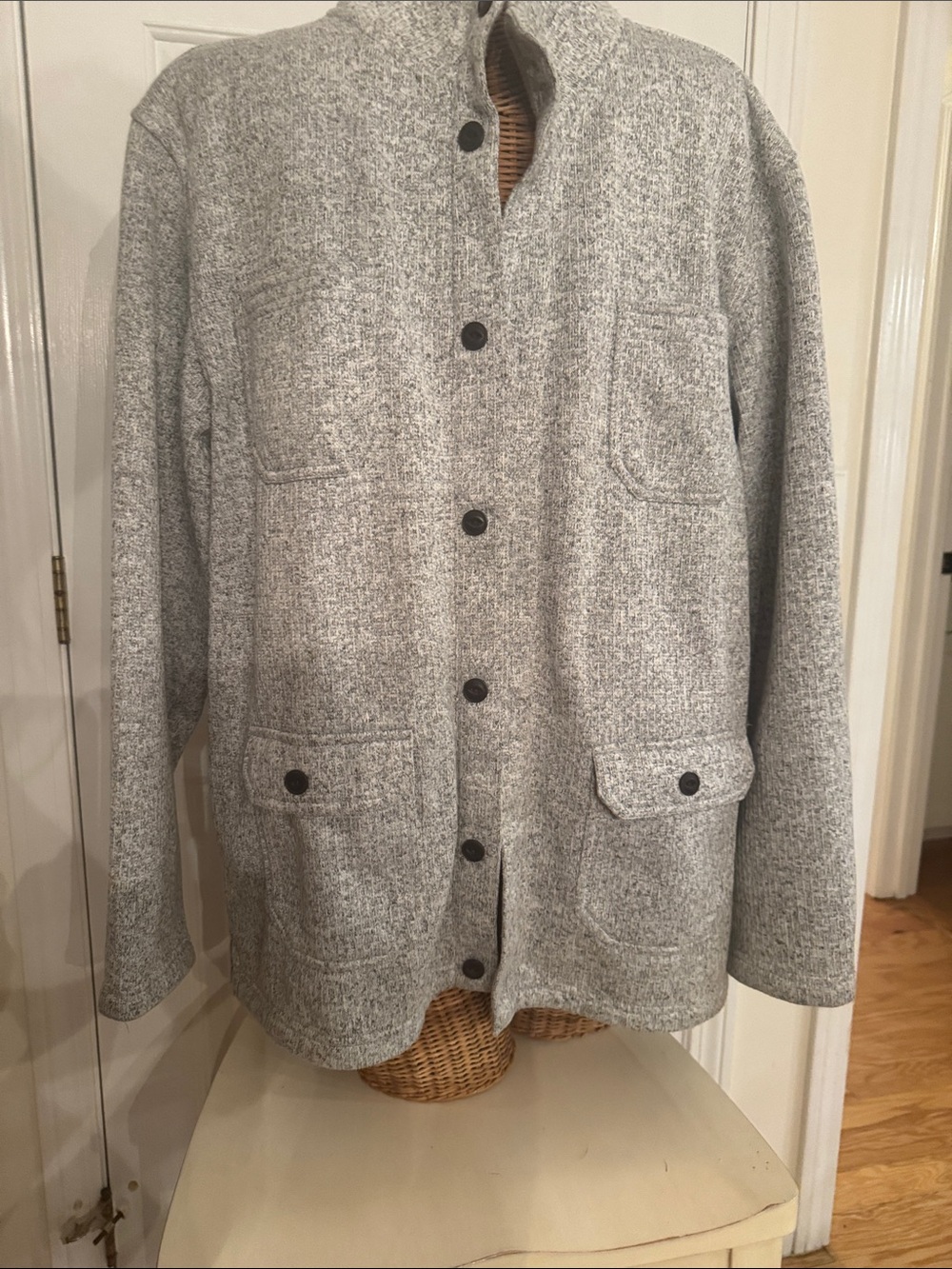 Men's Light Gray Button-Up Shirt Jacket